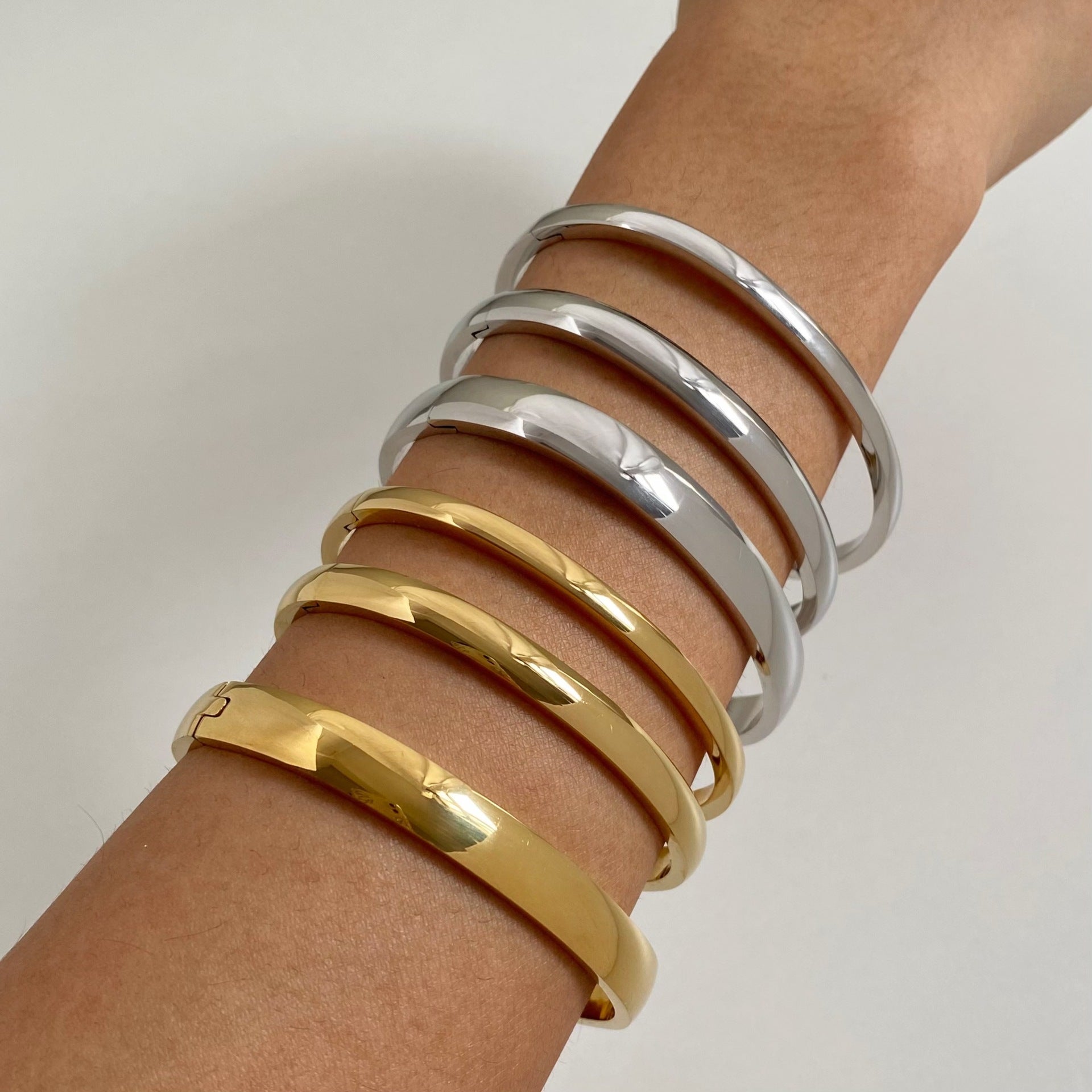Bracelet Minimaliste Acier Inoxydable – Élégance au Quotidien