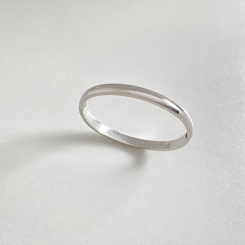 Bracelet Minimaliste Acier Inoxydable – Élégance au Quotidien