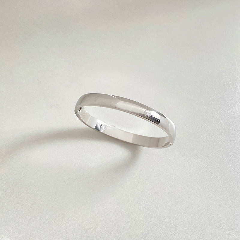 Bracelet Minimaliste Acier Inoxydable – Élégance au Quotidien