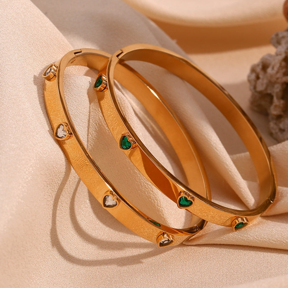 Bracelet Jonc en Acier Inoxydable Doré avec Cœurs Scintillants