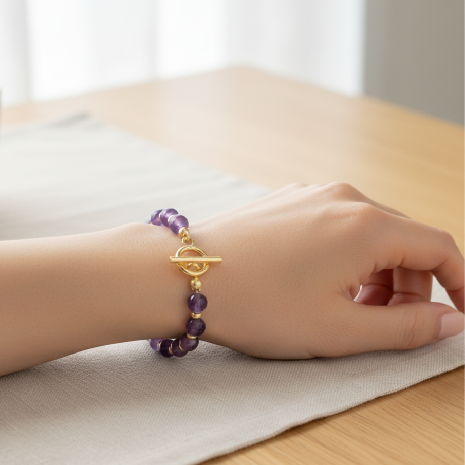 Bracelet CIRCE – Améthyste & Acier Inox Plaqué Or 18K | Bijou Énergétique & Élégant