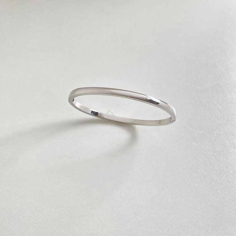 Bracelet Minimaliste Acier Inoxydable – Élégance au Quotidien